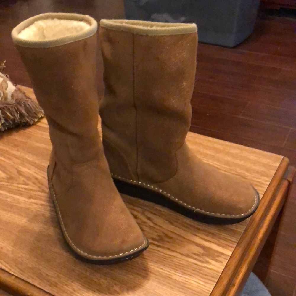 Alegria Boots